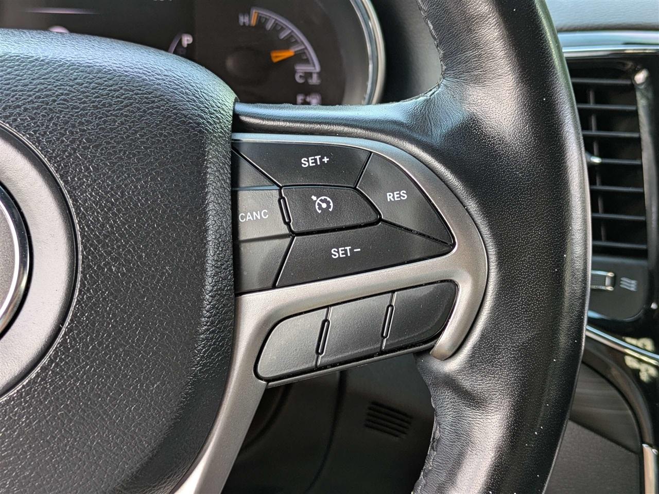 Jeep Grand Cherokee Laredo 2WD 2020