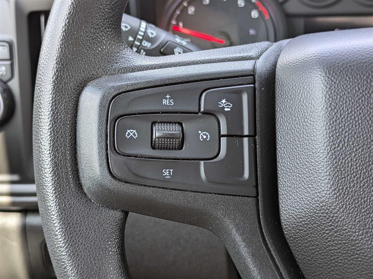 Chevrolet Silverado 1500 Custom Crew Cab 2WD 2022