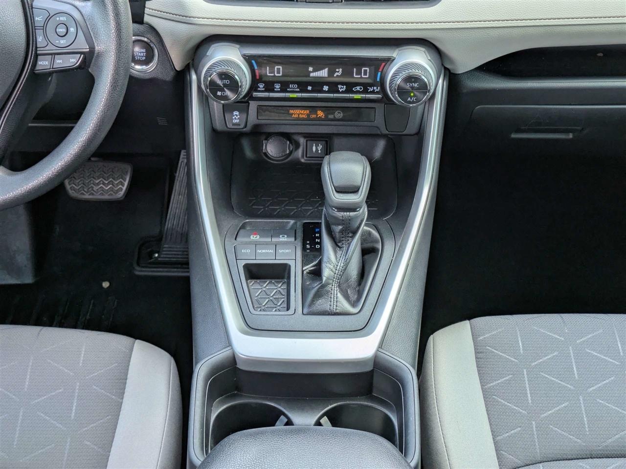 Toyota RAV4 XLE 2019