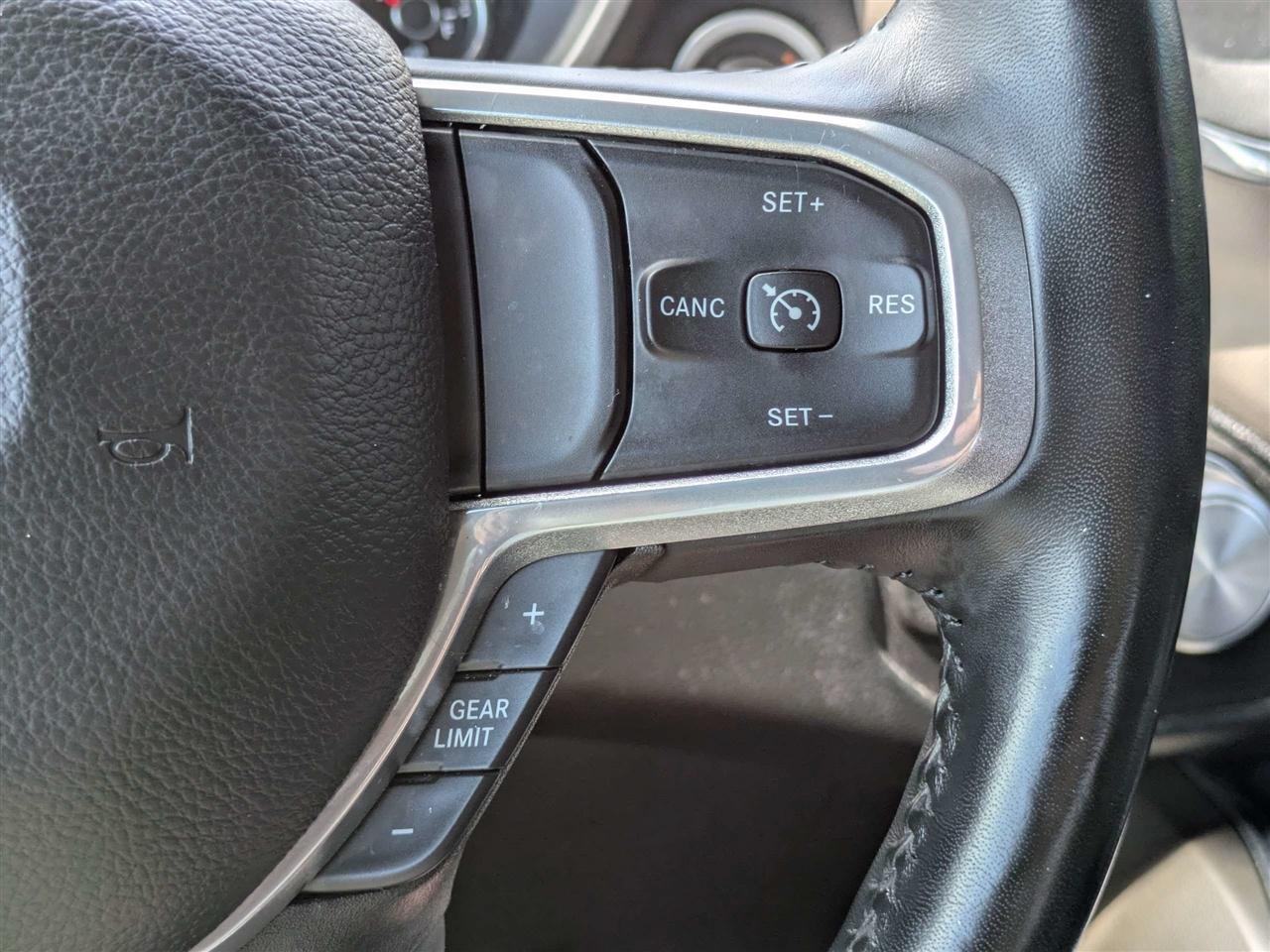 RAM 1500 Laramie Crew Cab SWB 2WD 2022