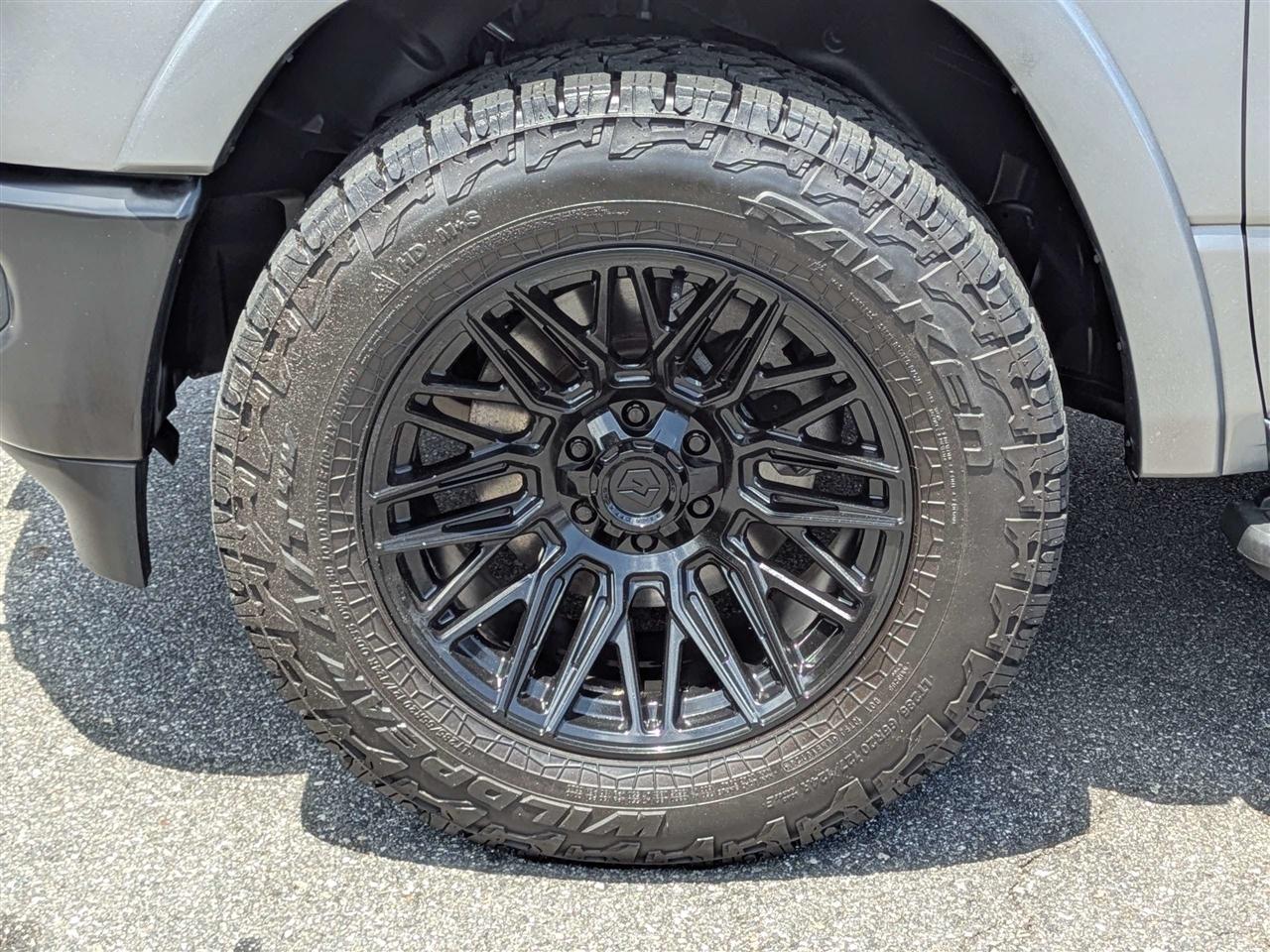 RAM 1500 Big Horn Crew Cab SWB 4WD 2024