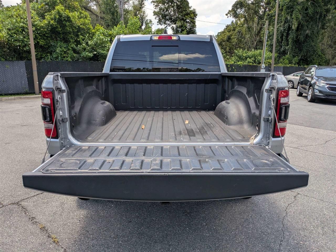 RAM 1500 Big Horn Crew Cab SWB 4WD 2024