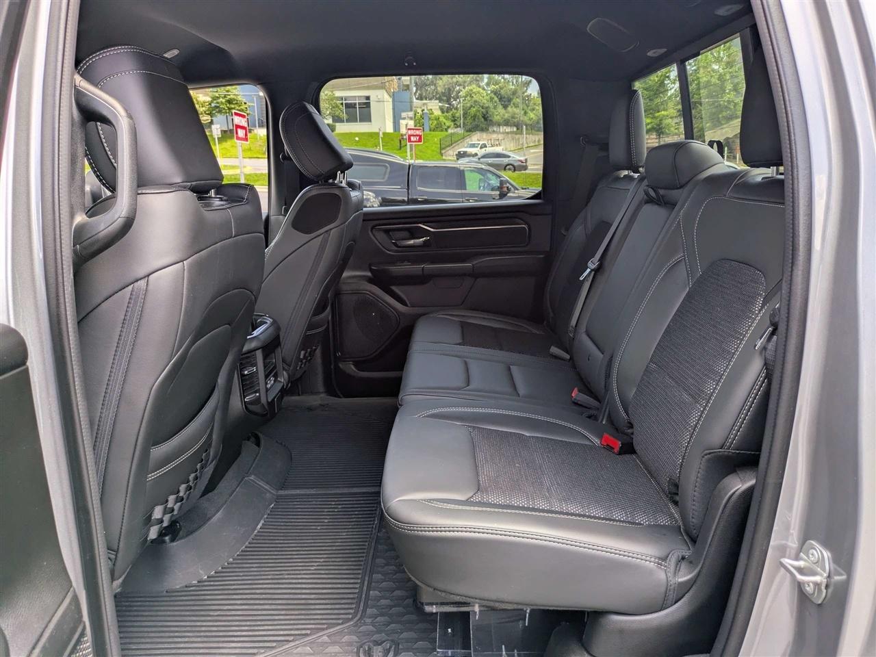 RAM 1500 Big Horn Crew Cab SWB 4WD 2024