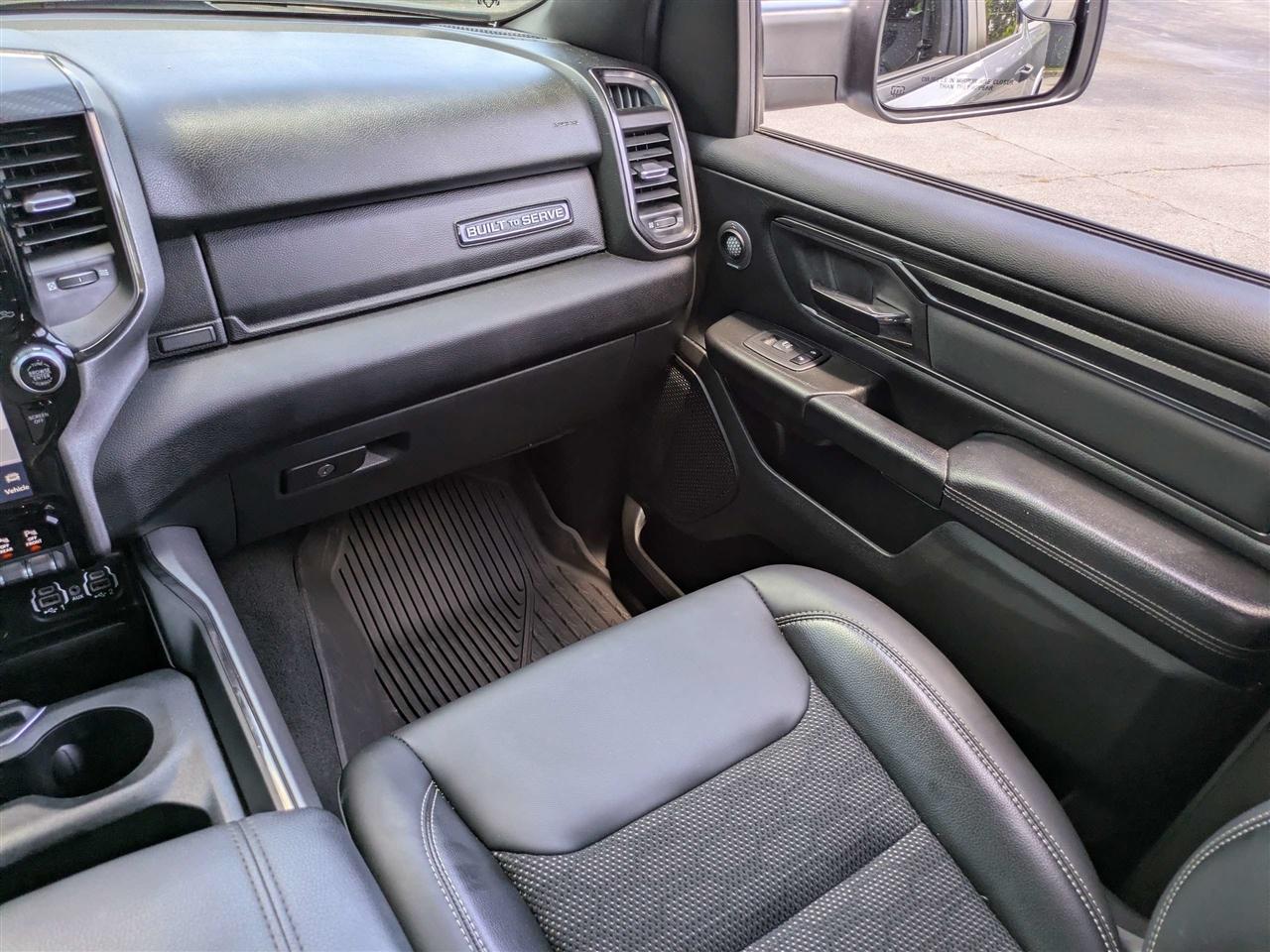 RAM 1500 Big Horn Crew Cab SWB 4WD 2024