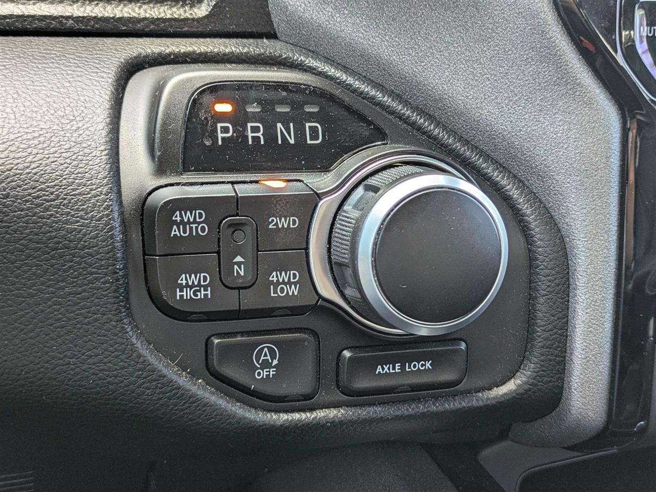 RAM 1500 Big Horn Crew Cab SWB 4WD 2024
