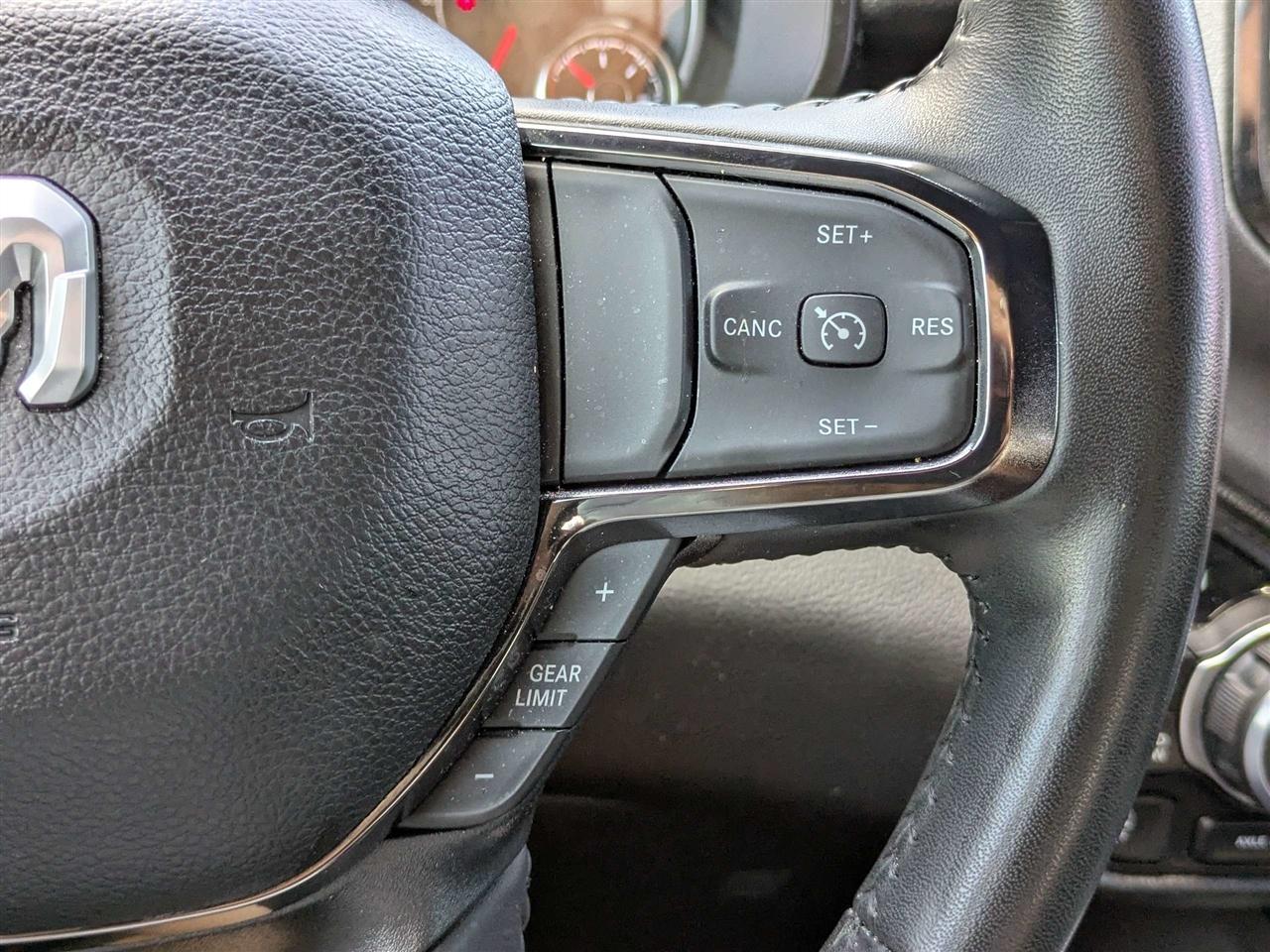 RAM 1500 Big Horn Crew Cab SWB 4WD 2024