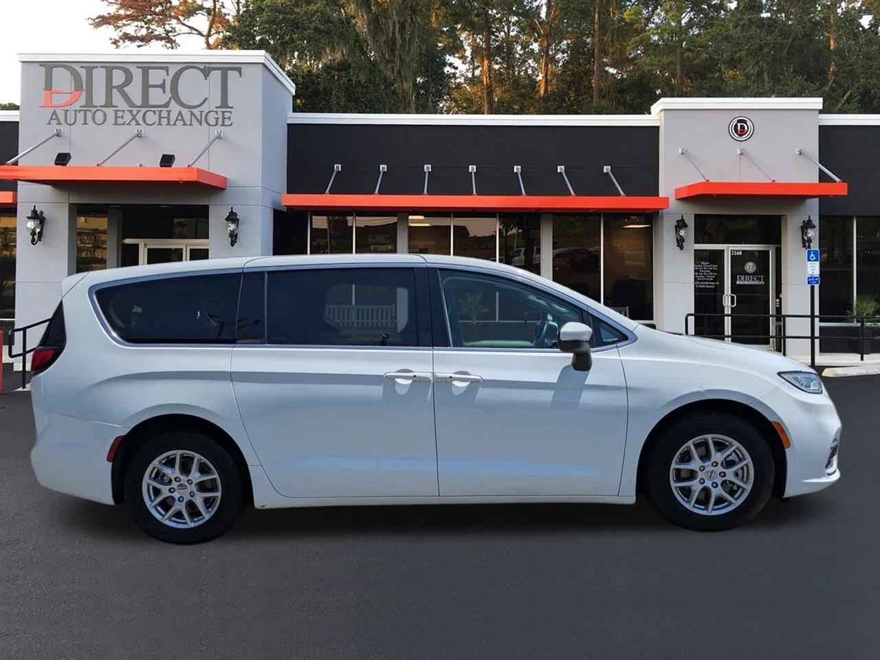Chrysler Pacifica Touring L 2023