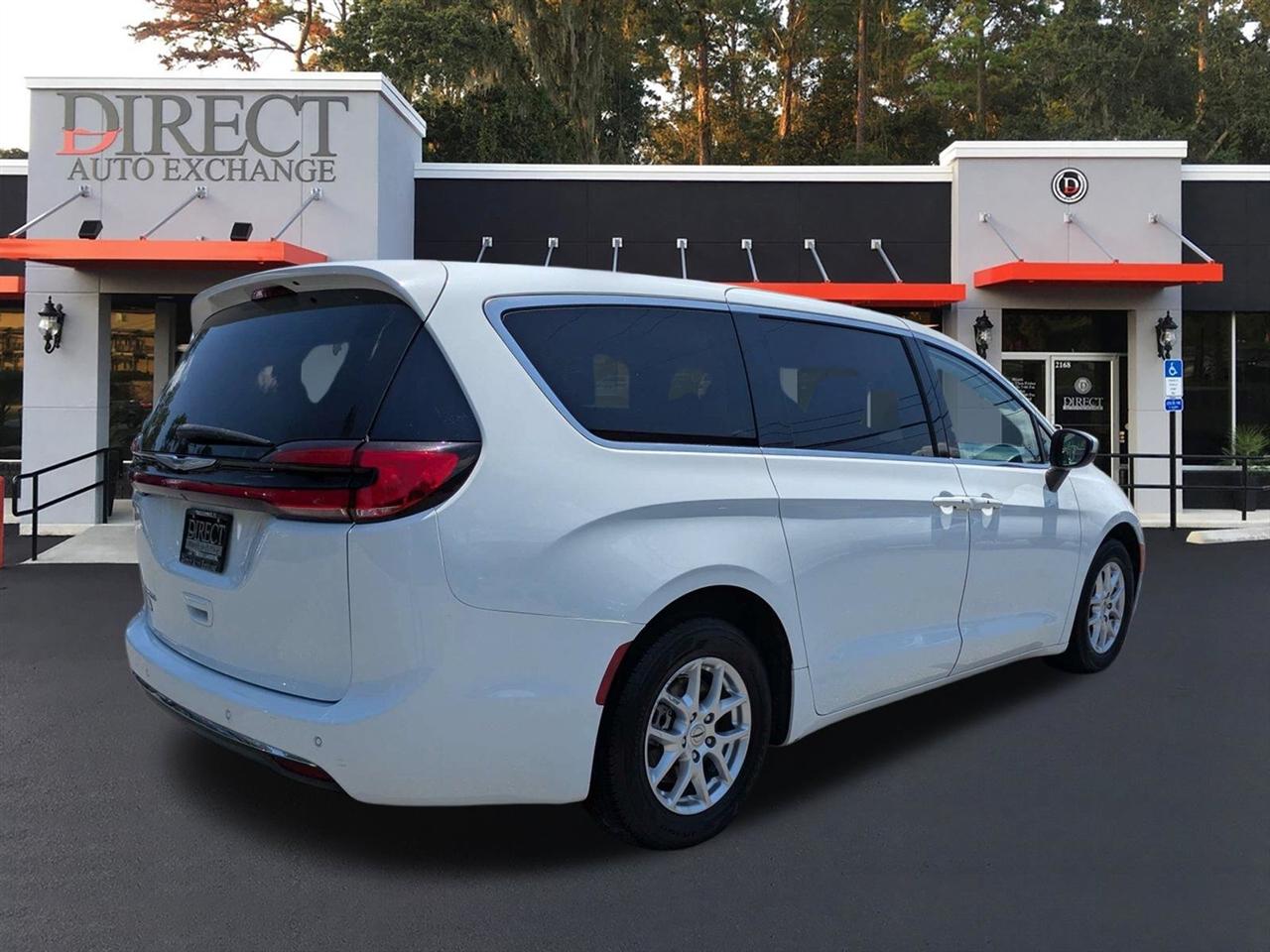 Chrysler Pacifica Touring L 2023