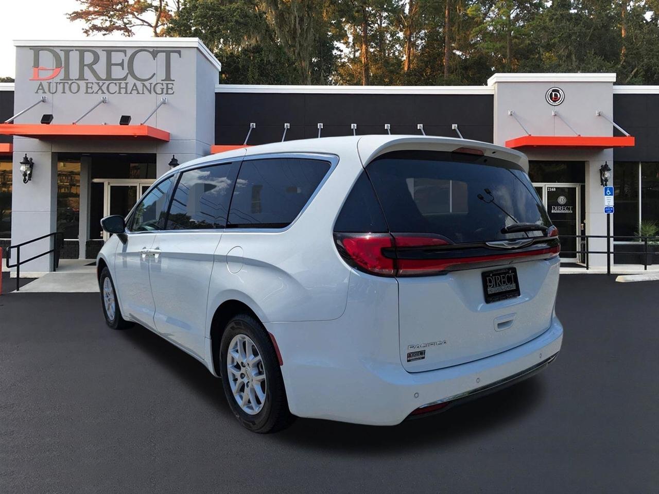 Chrysler Pacifica Touring L 2023