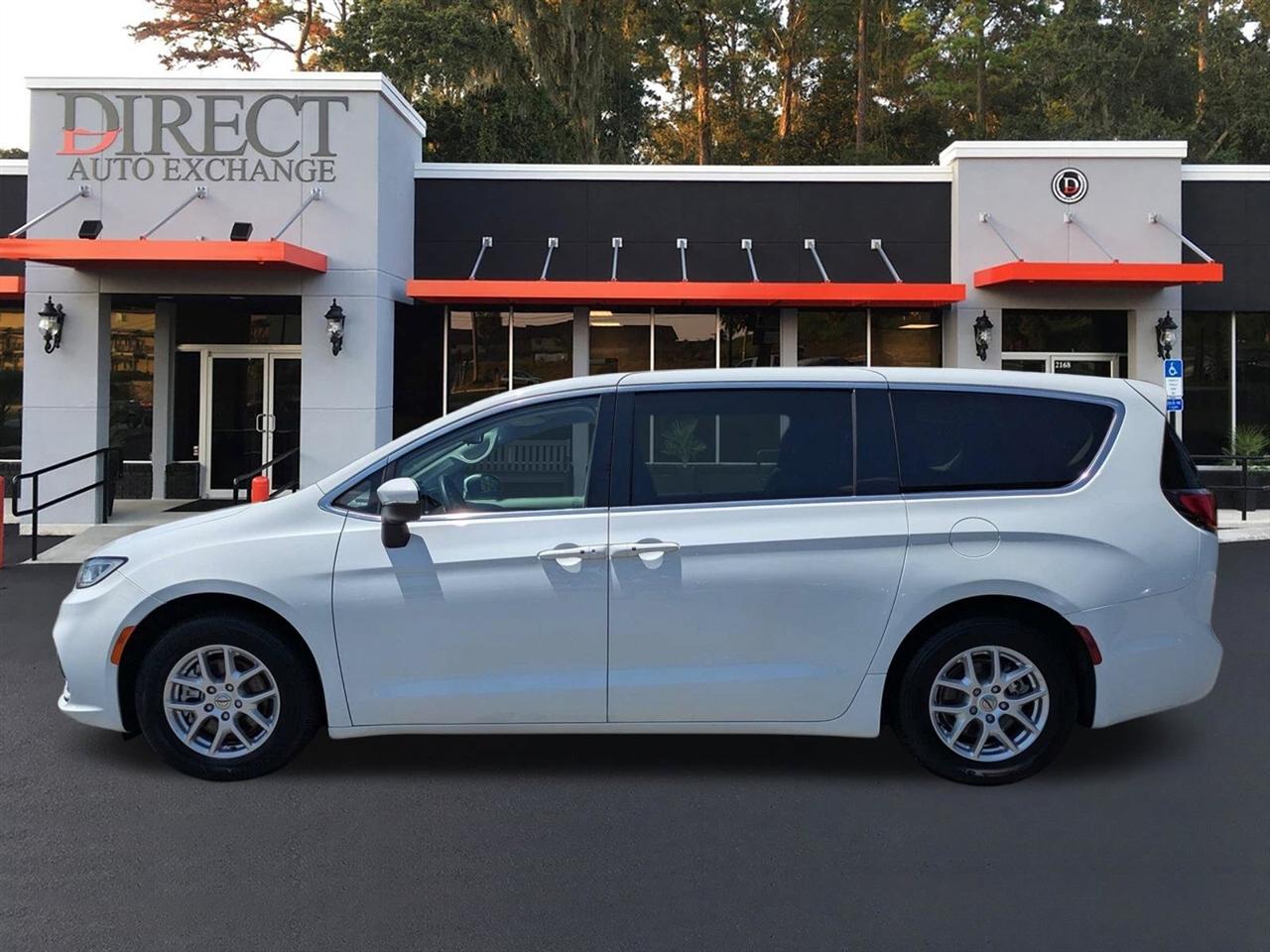 Chrysler Pacifica Touring L 2023