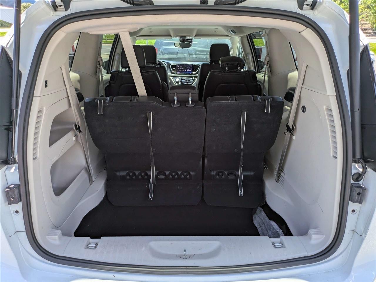 Chrysler Pacifica Touring L 2023