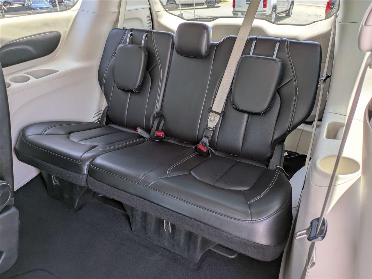 Chrysler Pacifica Touring L 2023