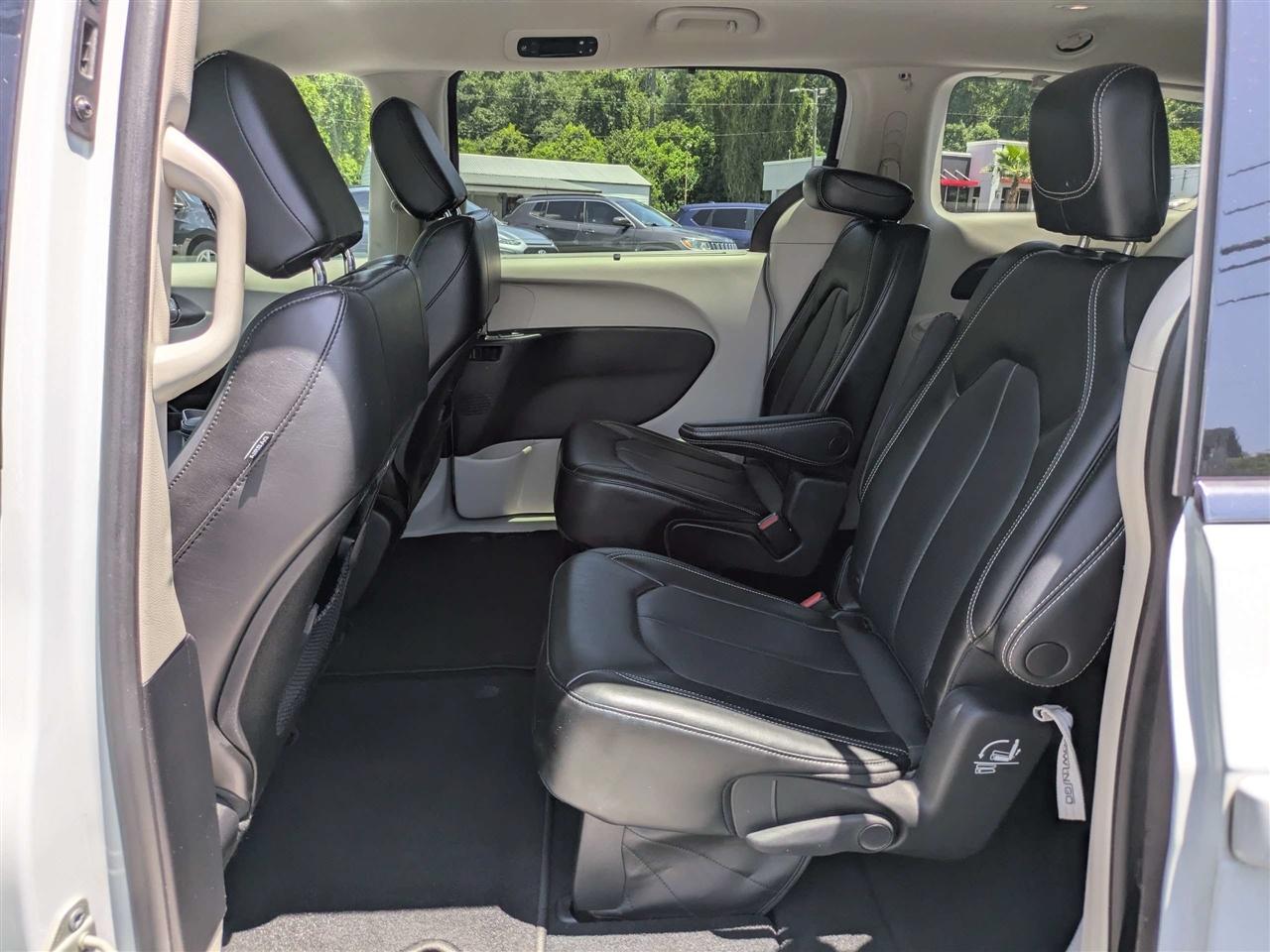 Chrysler Pacifica Touring L 2023