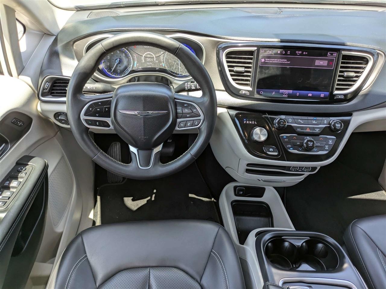 Chrysler Pacifica Touring L 2023