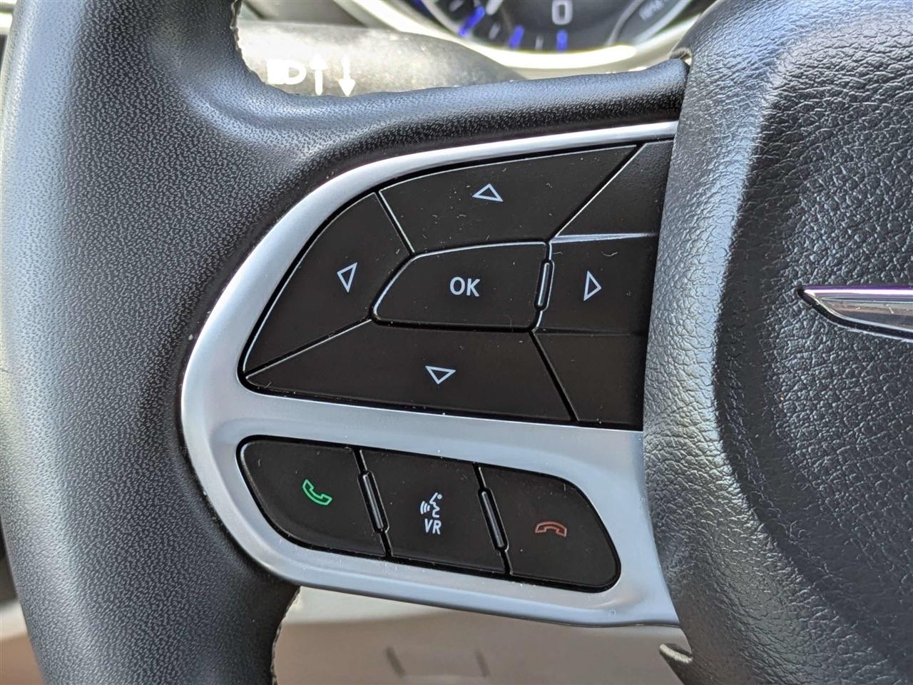 Chrysler Pacifica Touring L 2023