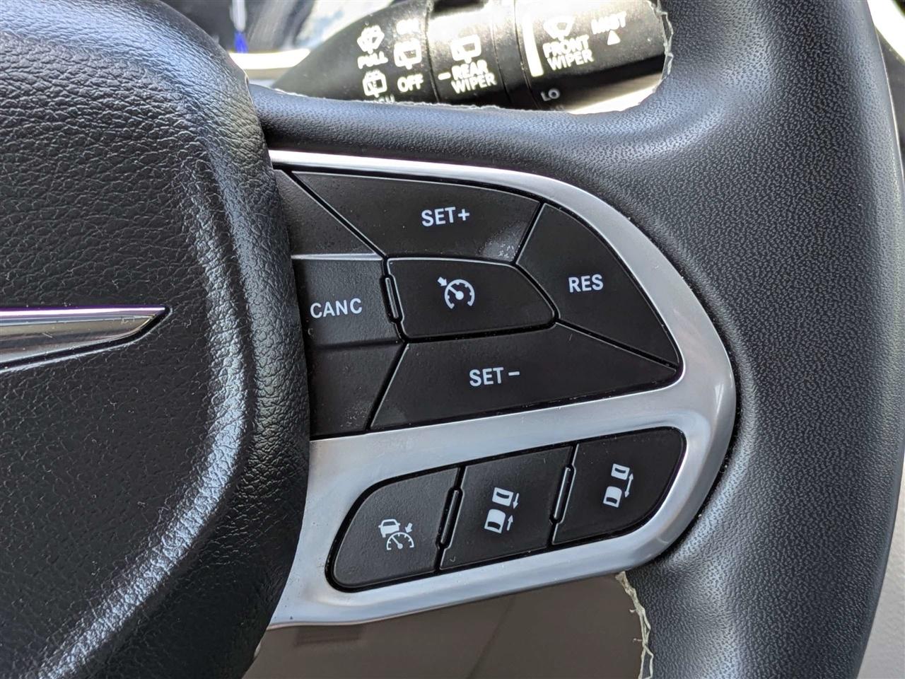 Chrysler Pacifica Touring L 2023