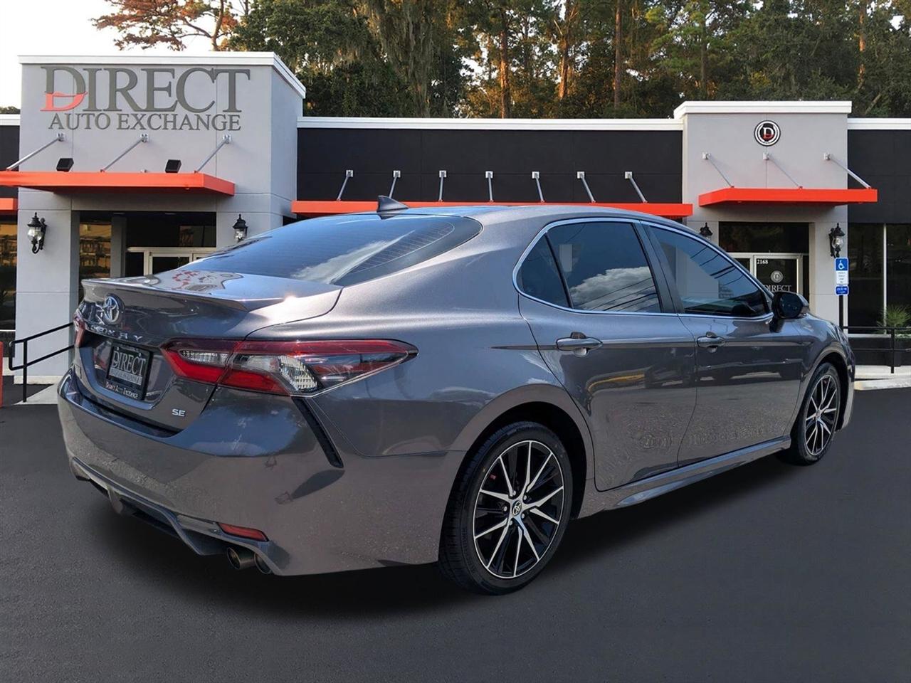 Toyota Camry SE 2022