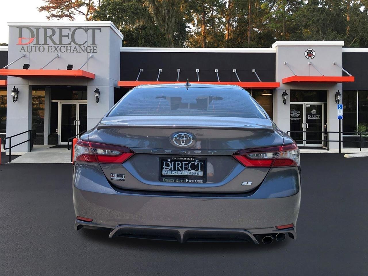 Toyota Camry SE 2022