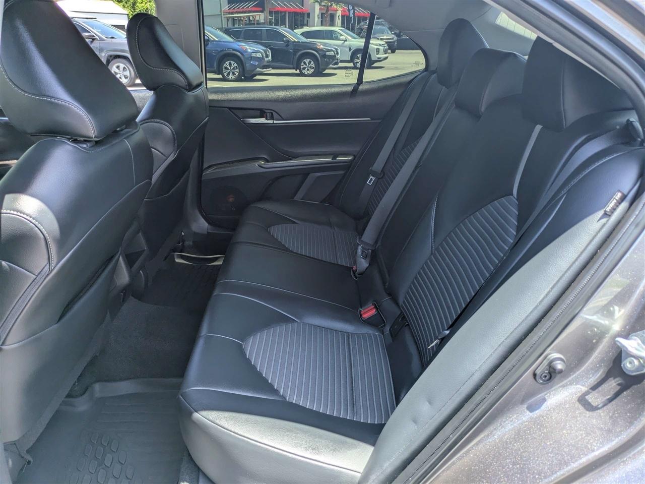 Toyota Camry SE 2022