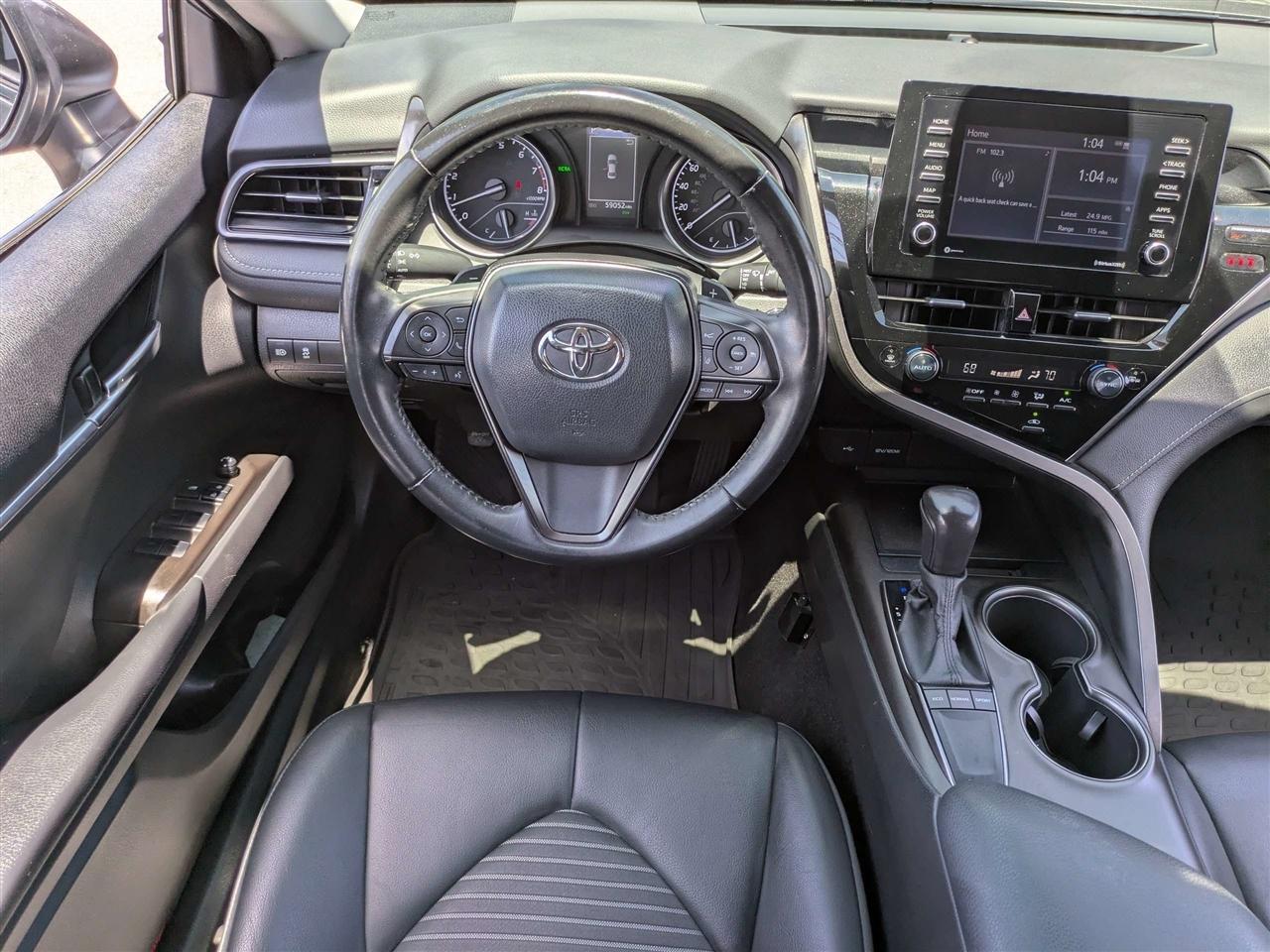 Toyota Camry SE 2022
