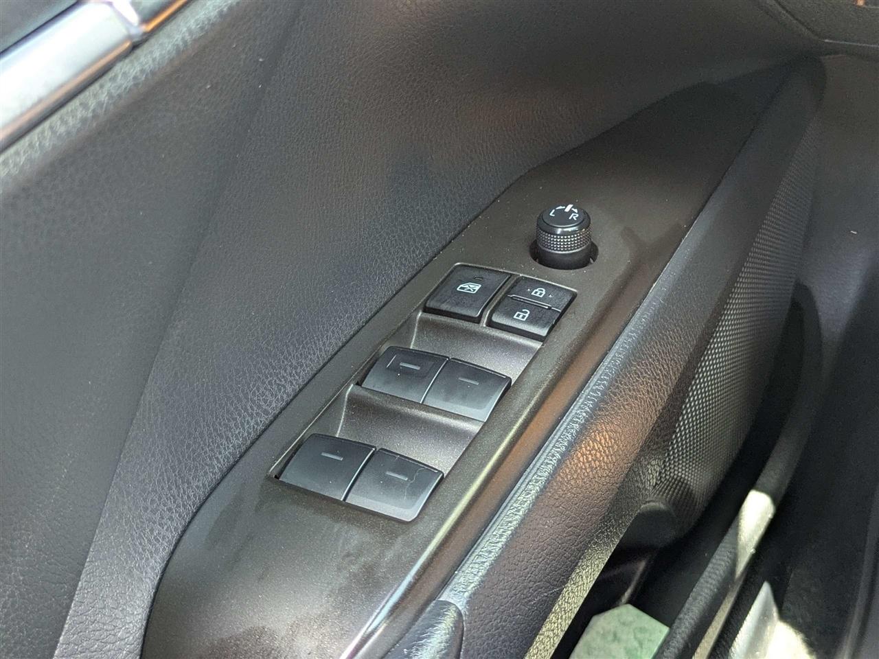 Toyota Camry SE 2022