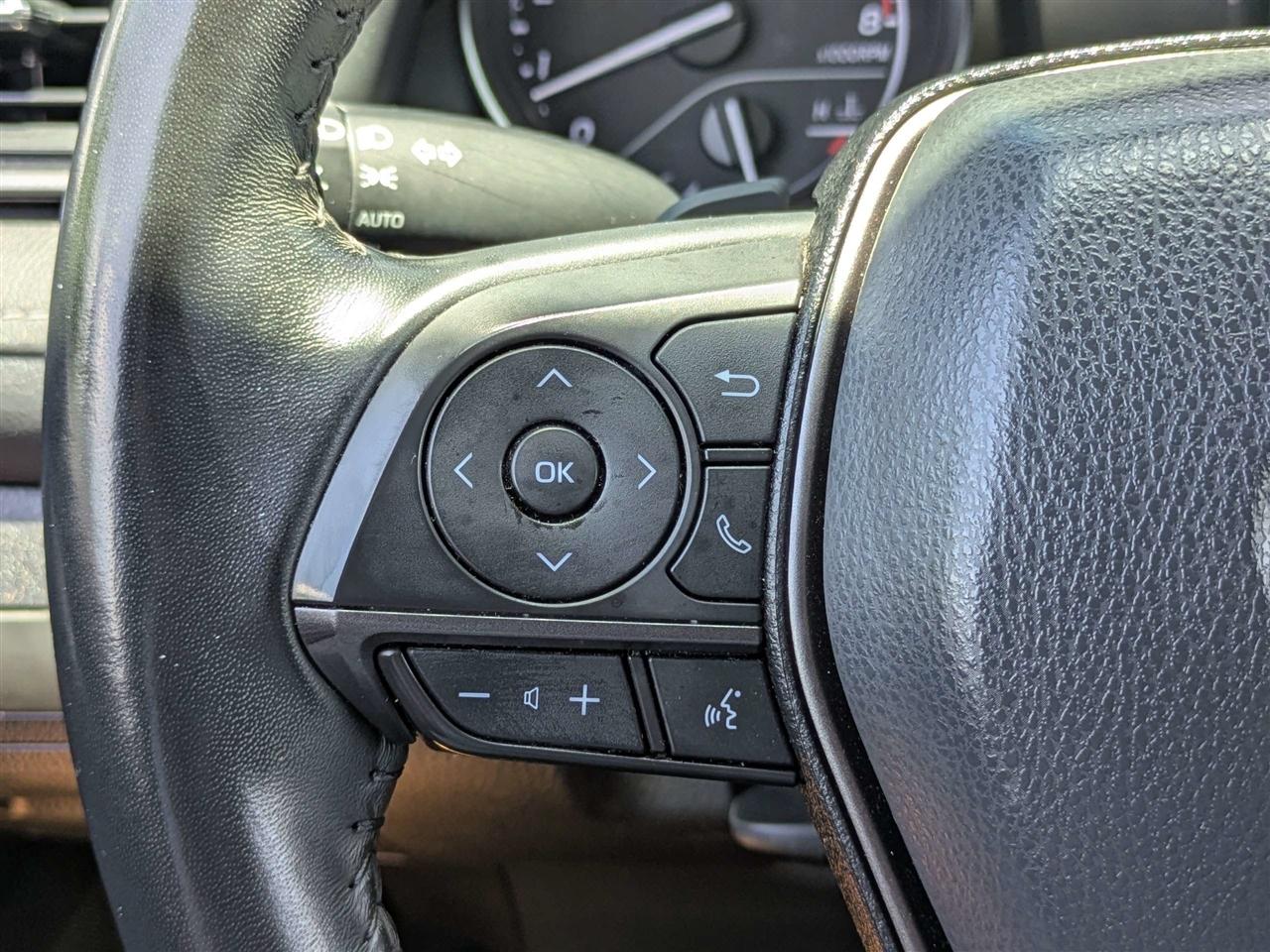Toyota Camry SE 2022