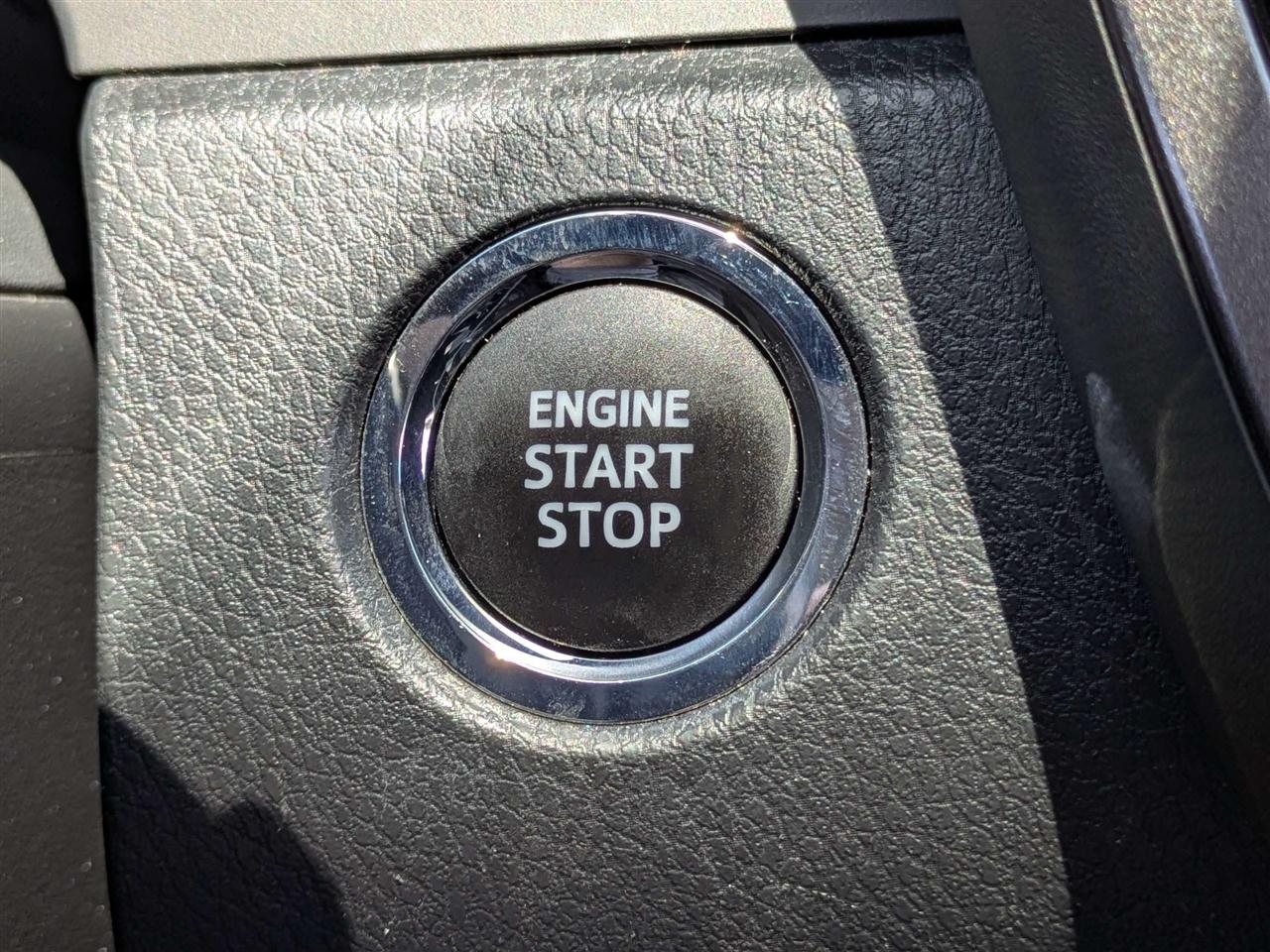 Toyota Camry SE 2022