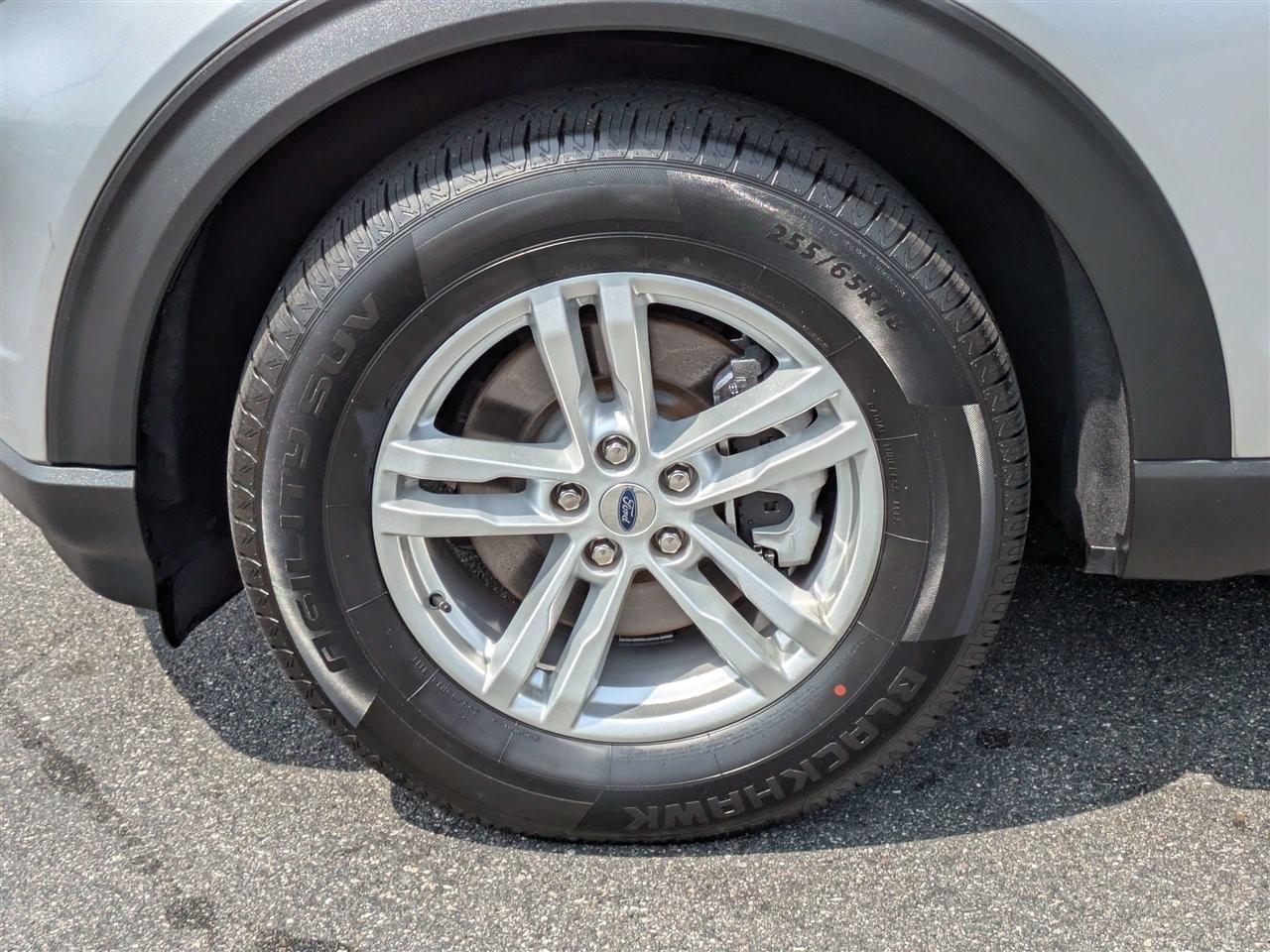 Ford Explorer Base AWD 2022