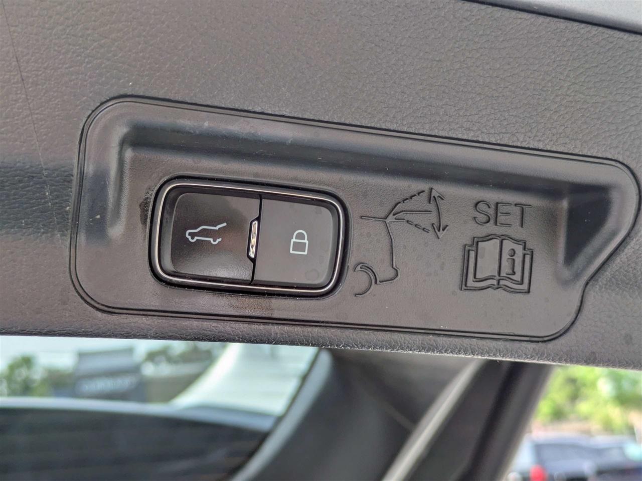 Ford Explorer Base AWD 2022