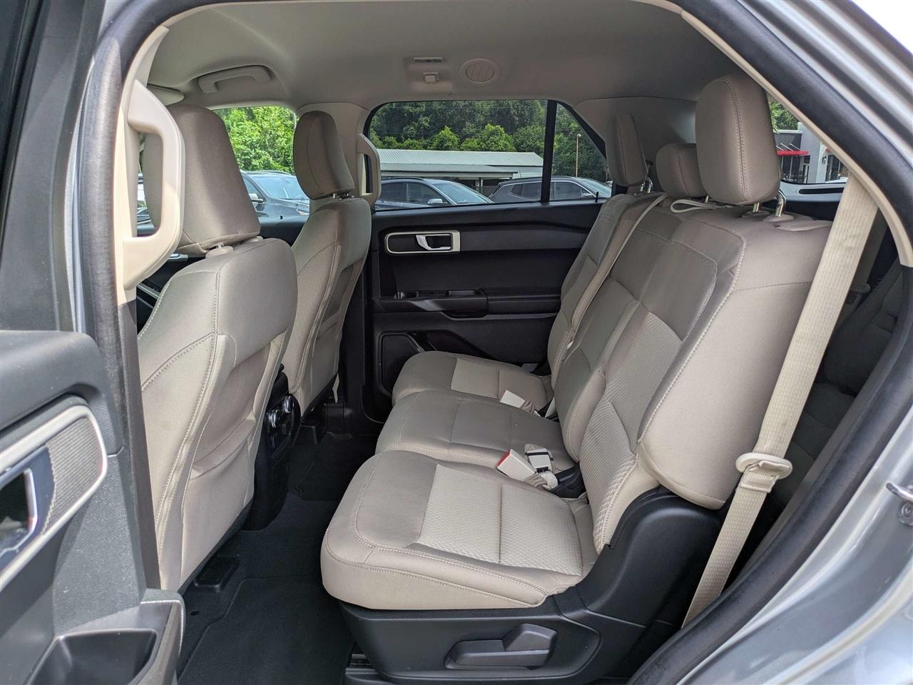 Ford Explorer Base AWD 2022