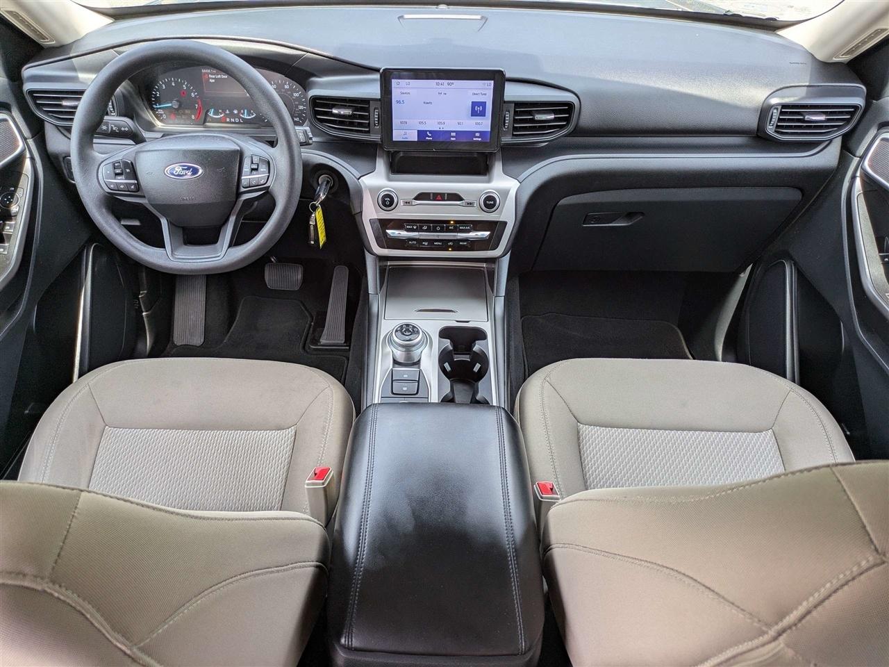 Ford Explorer Base AWD 2022
