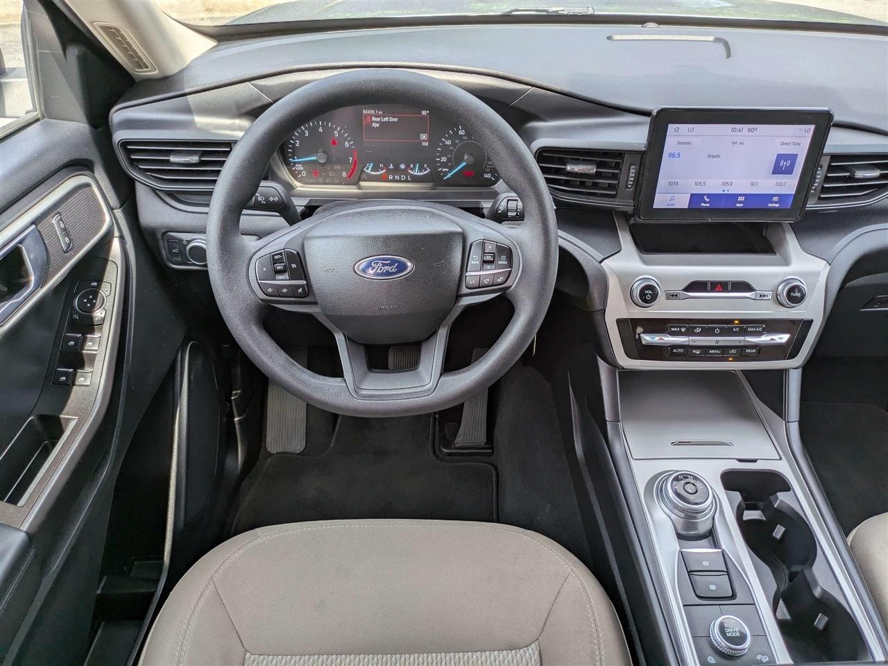 Ford Explorer Base AWD 2022