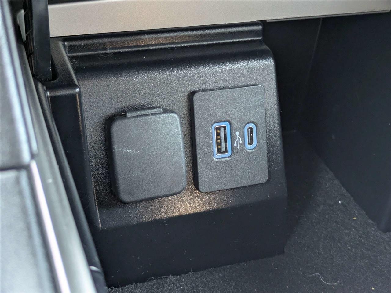 Ford Explorer Base AWD 2022