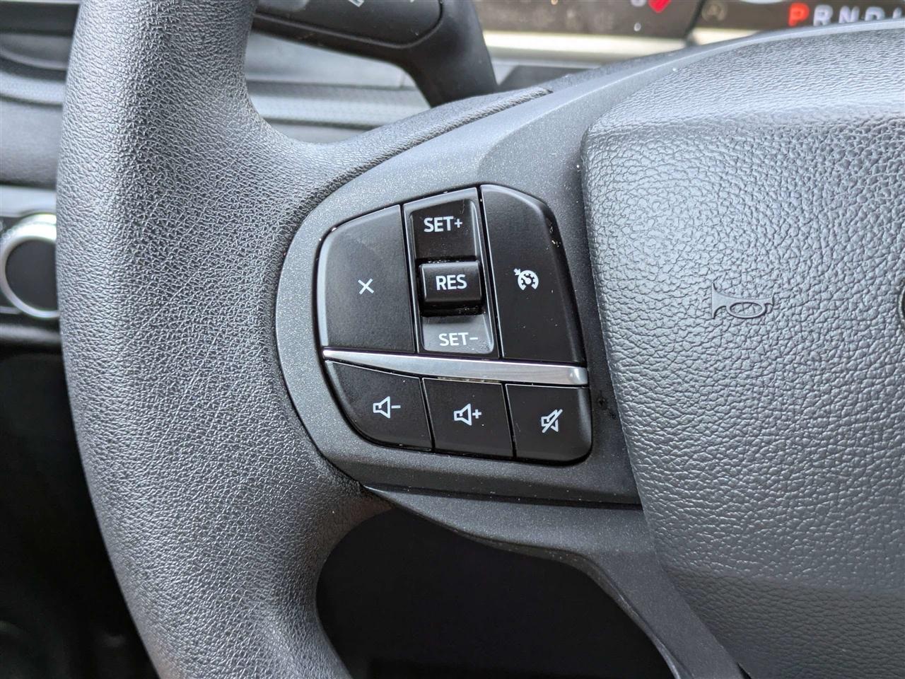 Ford Explorer Base AWD 2022