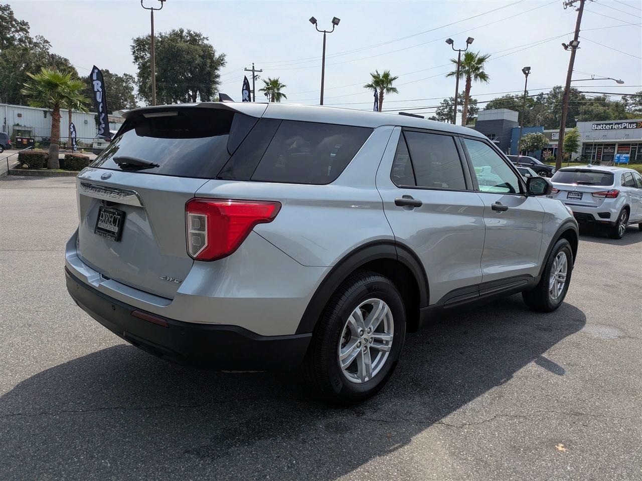 Ford Explorer Base AWD 2022