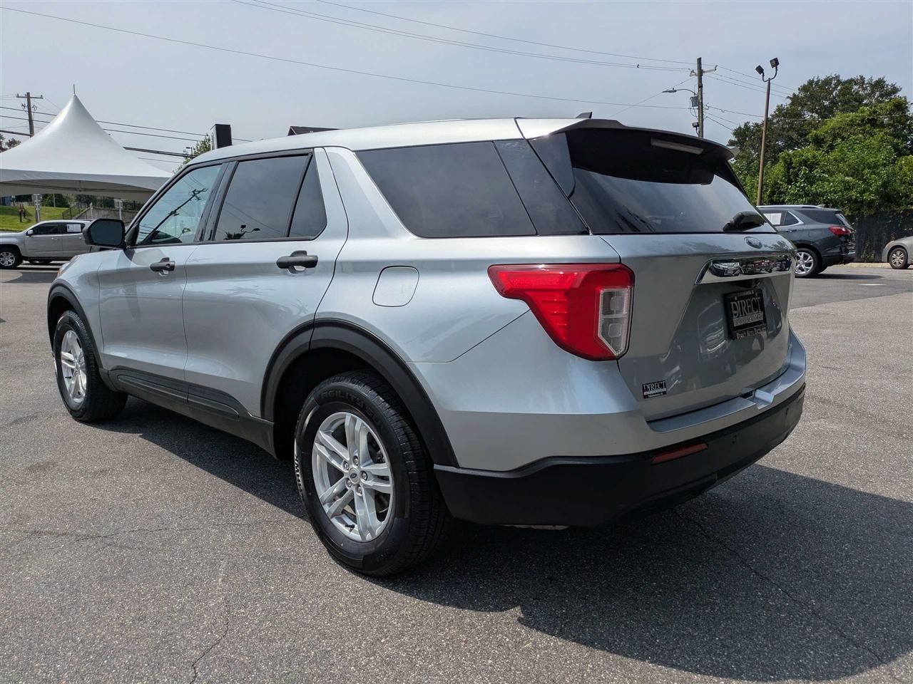 Ford Explorer Base AWD 2022