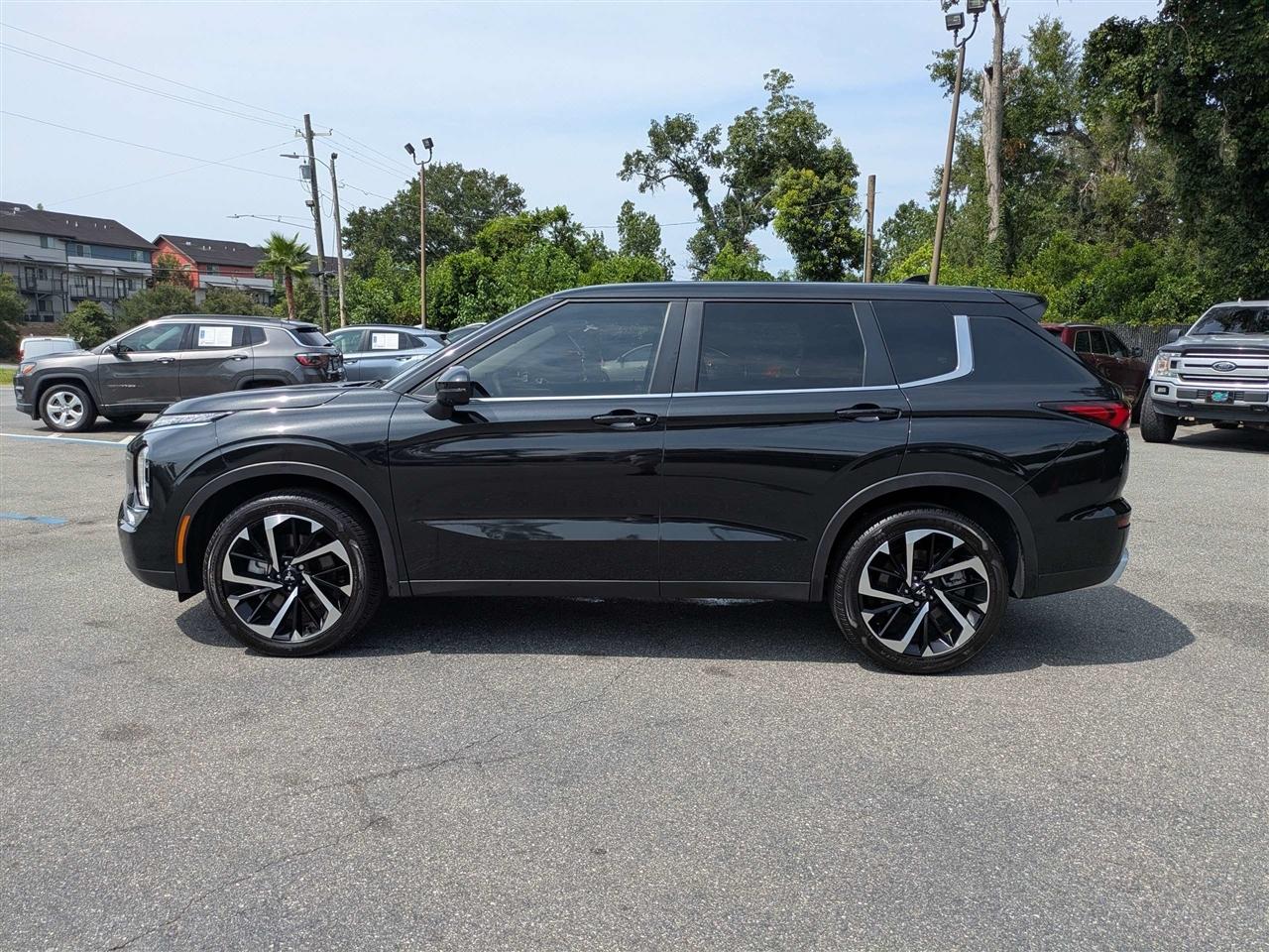 Mitsubishi Outlander SE 2WD 2024