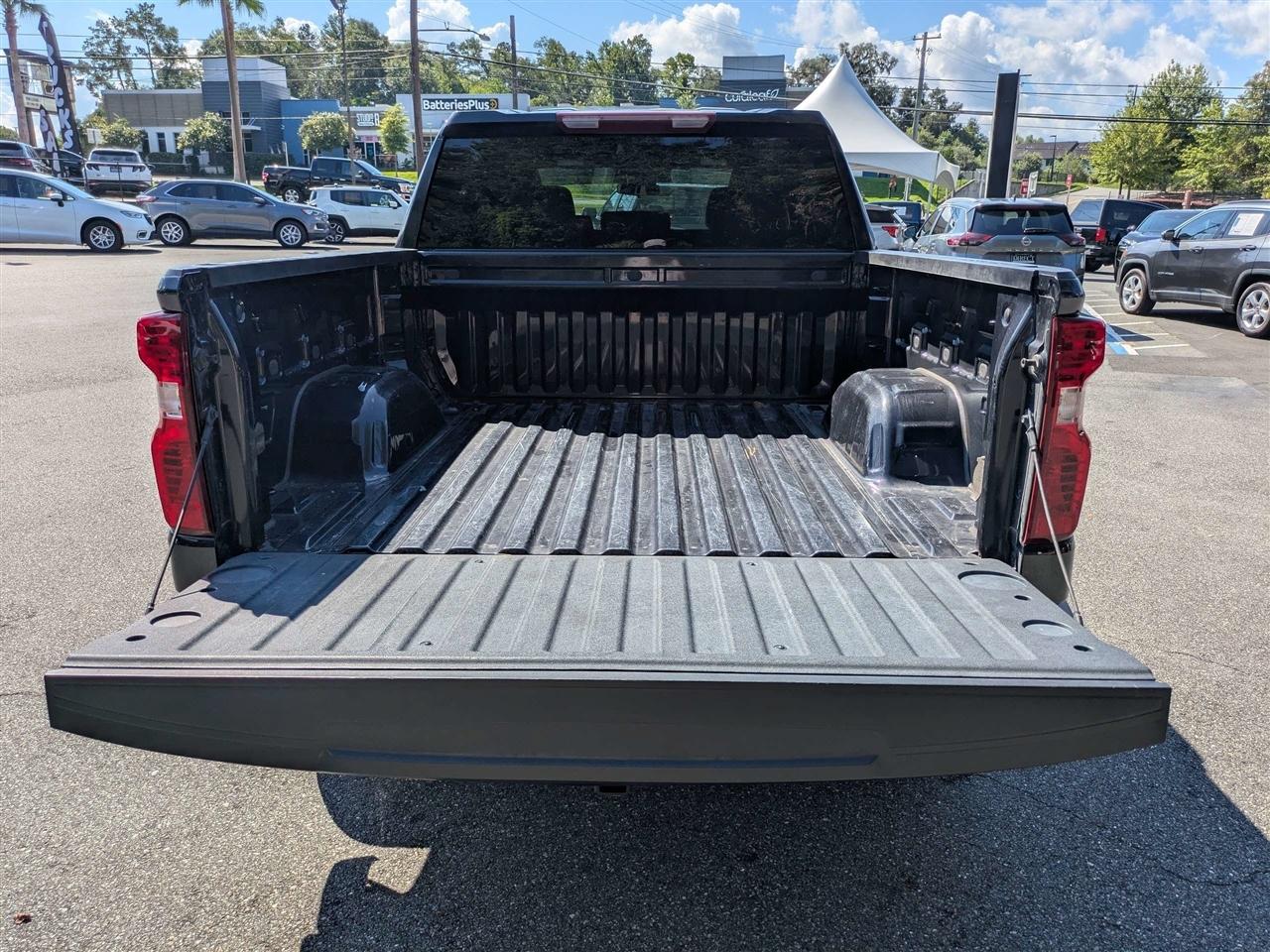 Chevrolet Silverado 1500 Custom Crew Cab 4WD 2022
