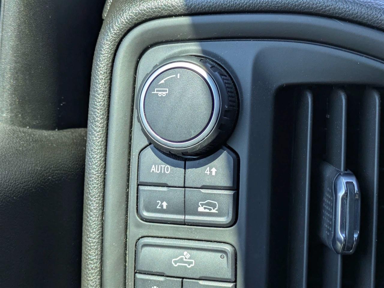 Chevrolet Silverado 1500 Custom Crew Cab 4WD 2022