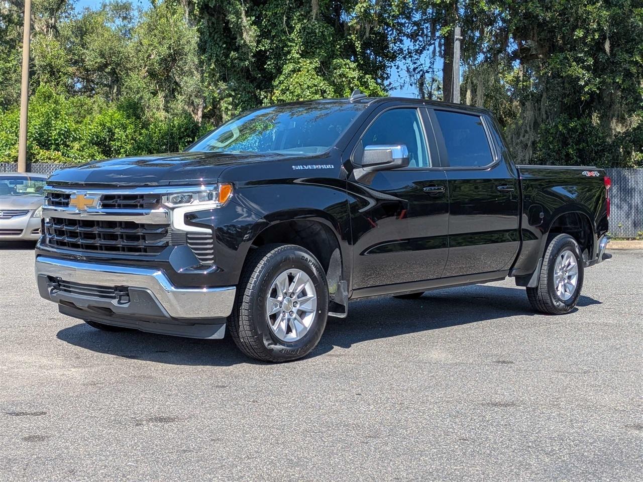 2023 Chevrolet Silverado 1500 LT Crew Cab 4WD