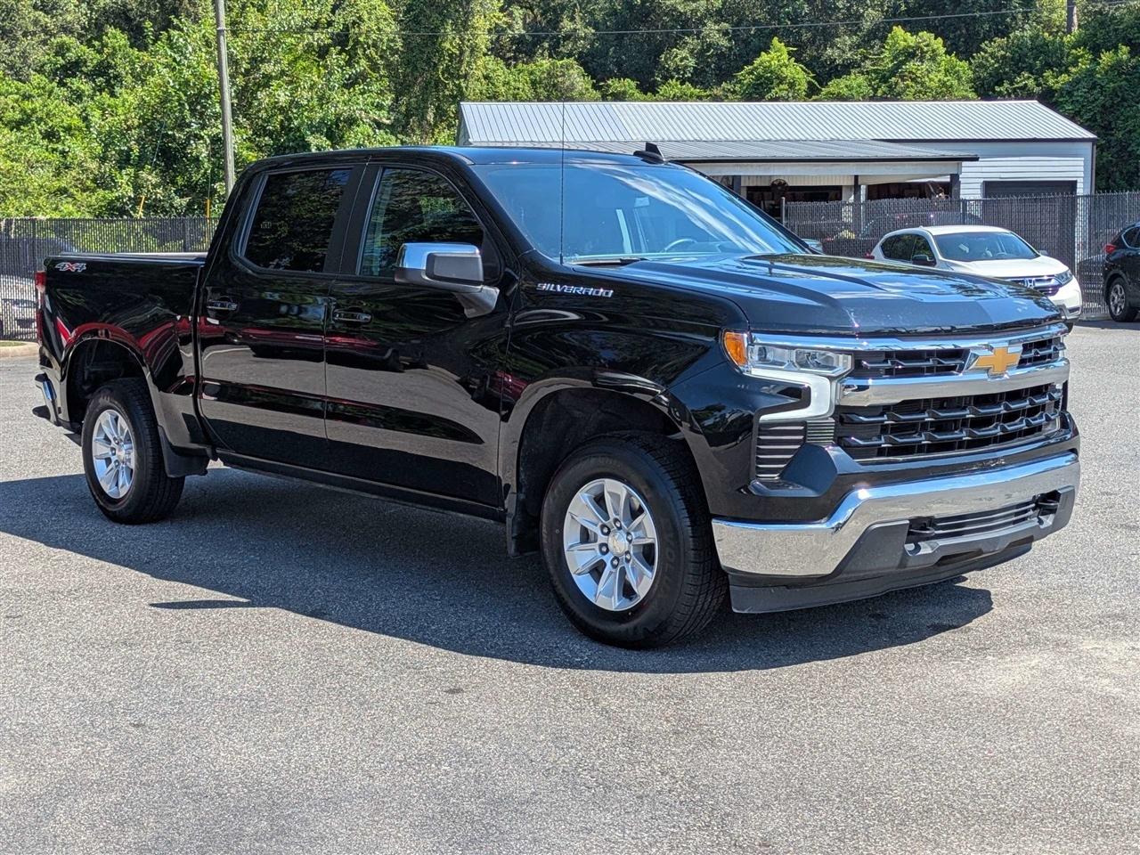 Chevrolet Silverado 1500 LT Crew Cab 4WD 2023