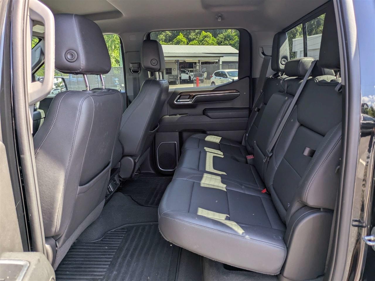 Chevrolet Silverado 1500 LT Crew Cab 4WD 2023