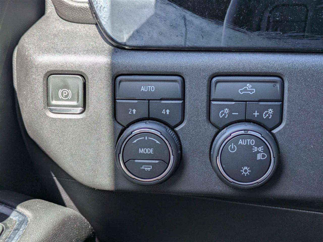 Chevrolet Silverado 1500 LT Crew Cab 4WD 2023