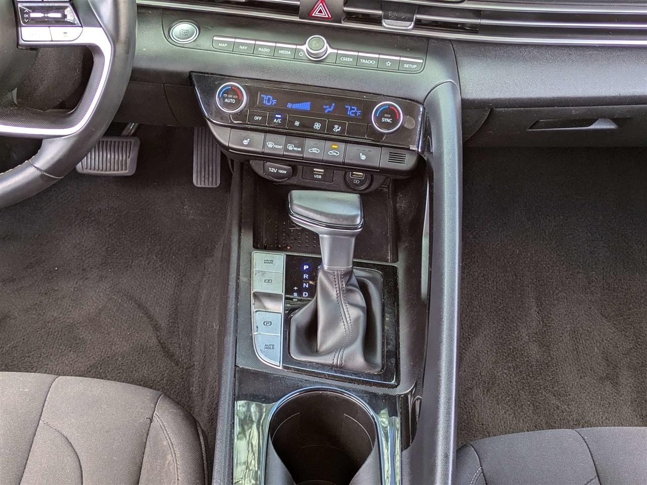 Hyundai Elantra SEL 2023