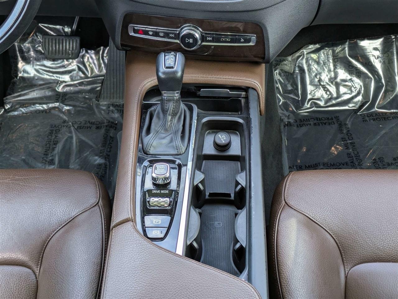 Volvo XC90 T6 Momentum AWD 2019