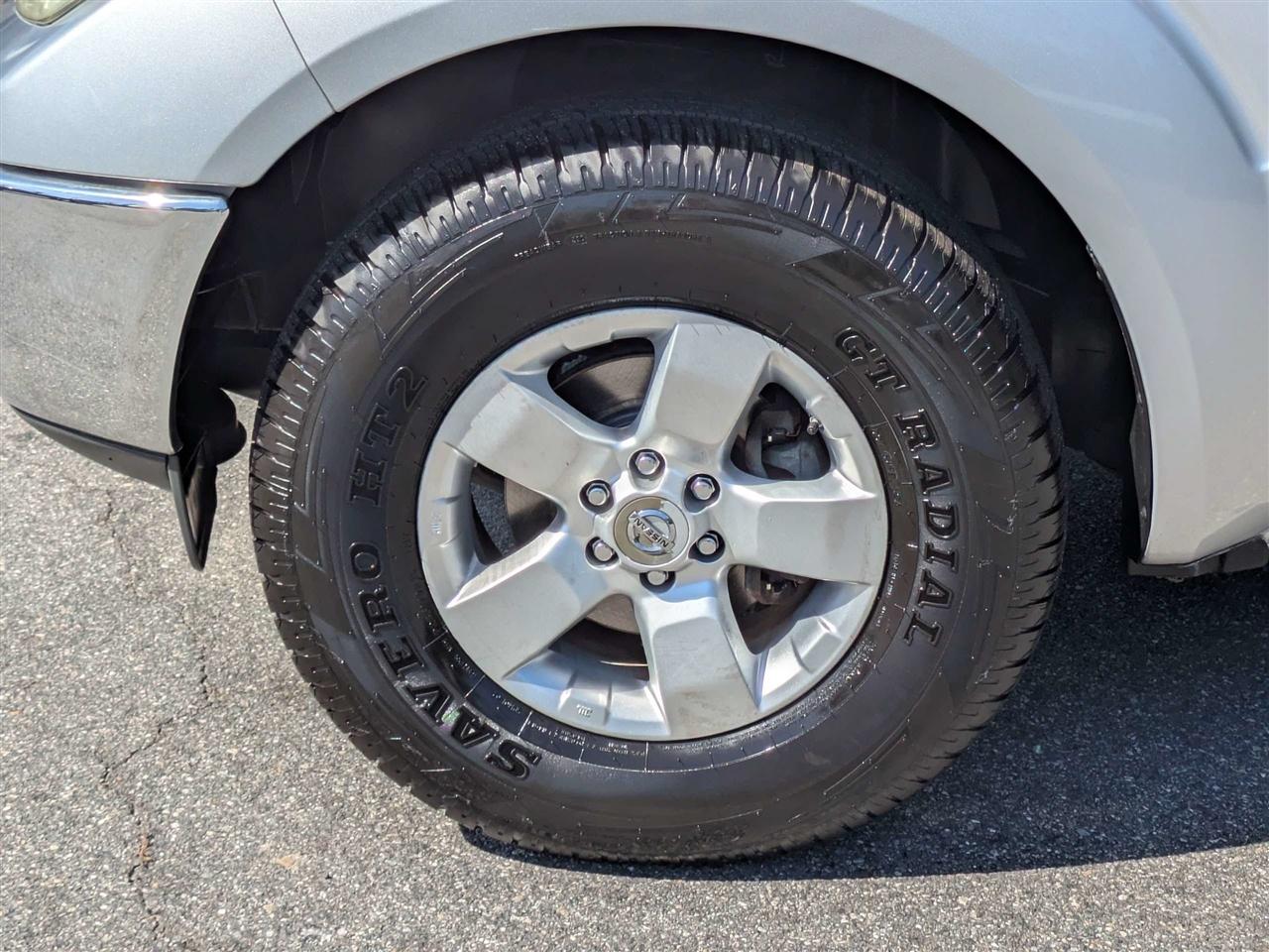 Nissan Frontier S Crew Cab 2WD 2011
