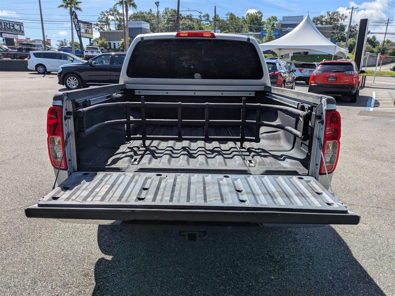 Nissan Frontier S Crew Cab 2WD 2011