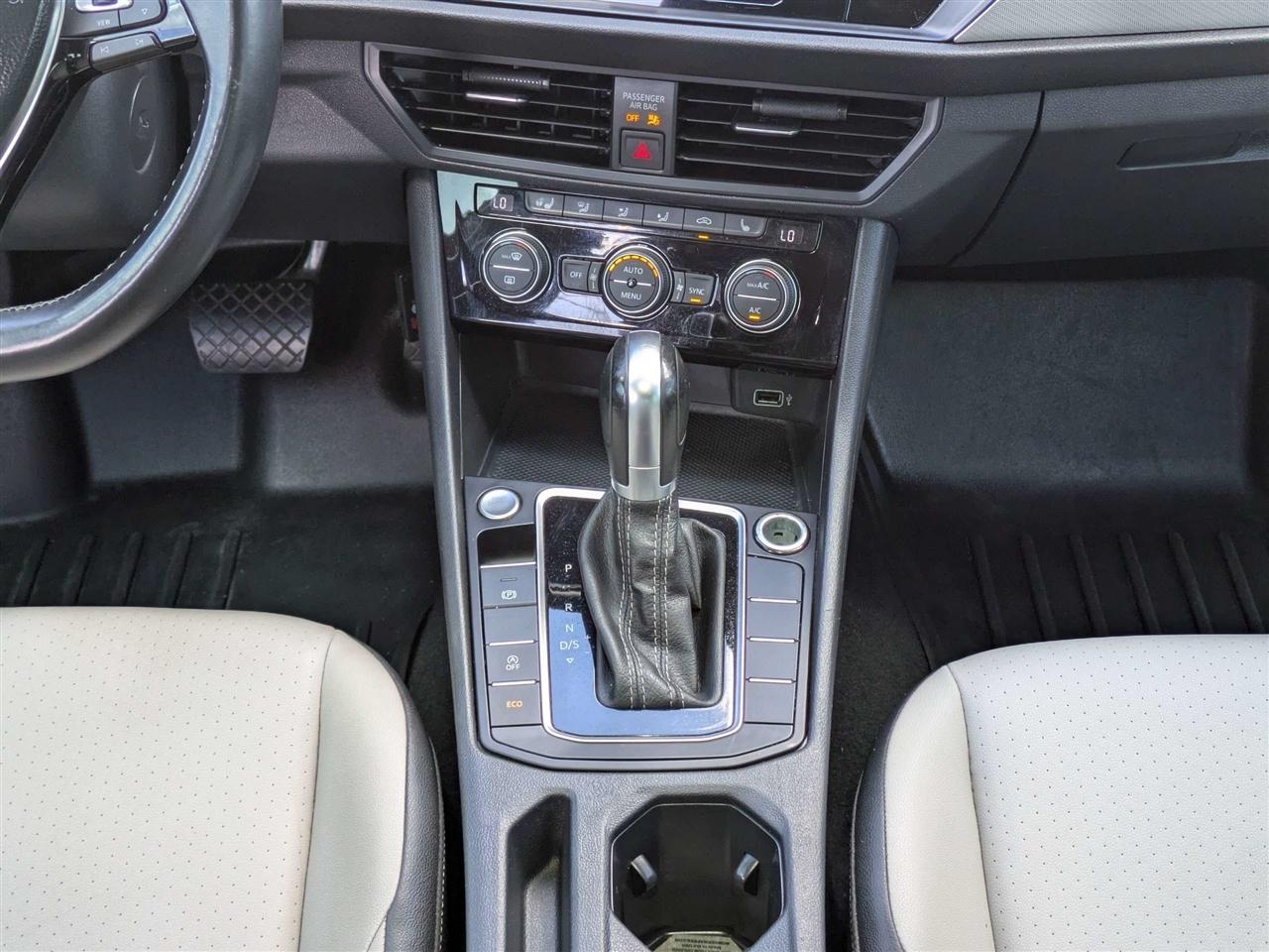 Volkswagen Jetta 1.4T R-Line 8A 2019