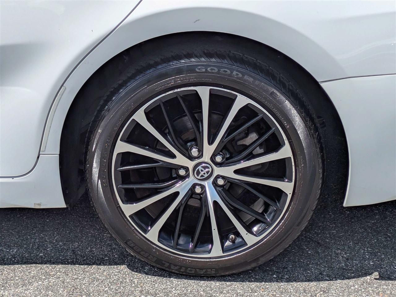 Toyota Camry SE 2019