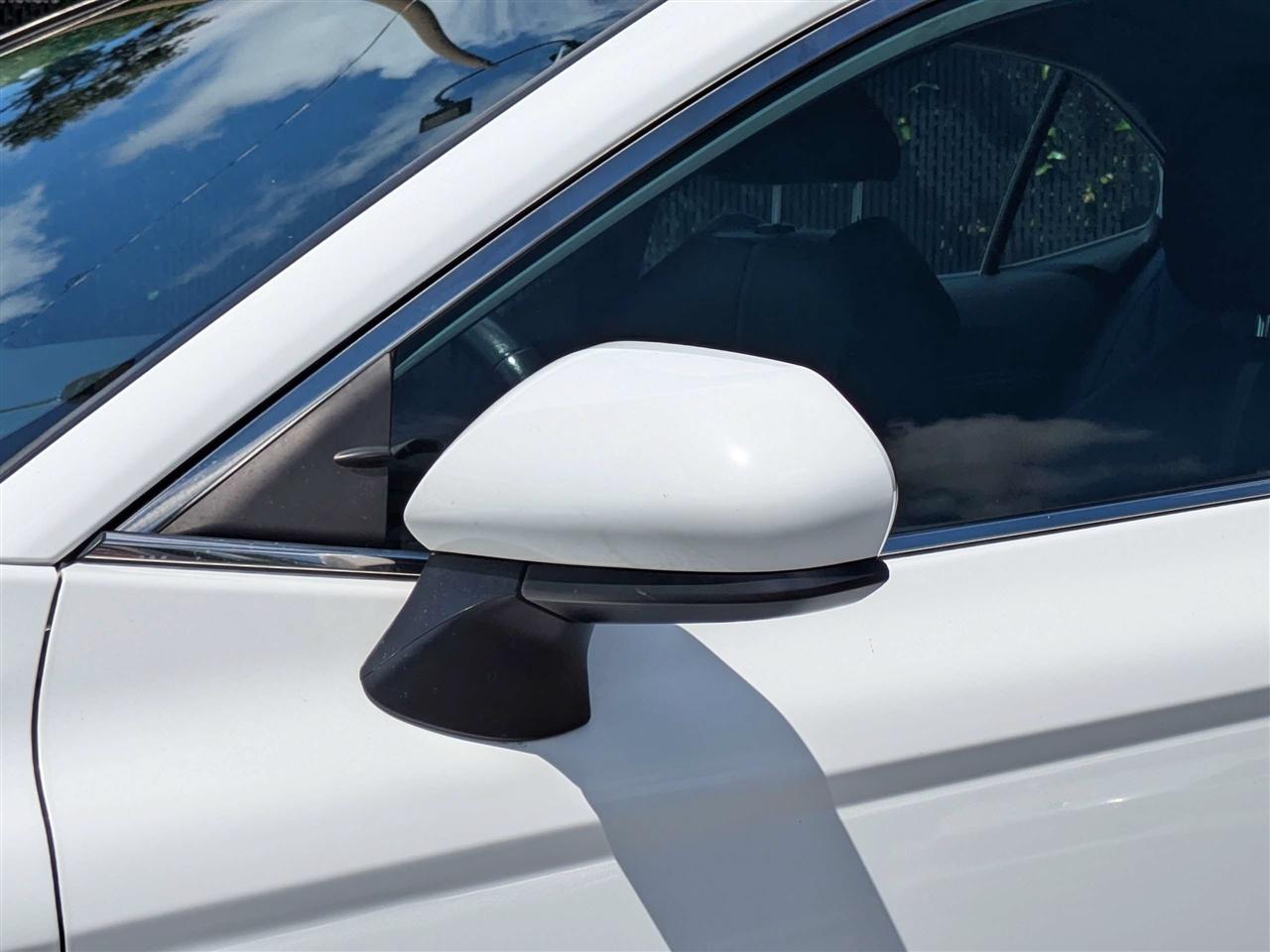 Toyota Camry SE 2019